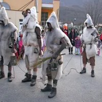 Pust bo pod Mangrtom gradil terme