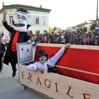 Pustna povorka v &Scaron;empetru