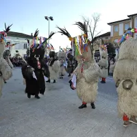 Pustna povorka v &Scaron;empetru