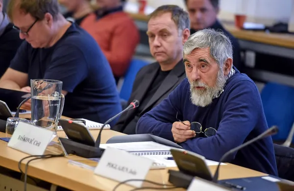 Programski svet Radiotelevizije Slovenija (RTVS) je na današnji 
prvi seji v mandatu 2018-2022 za svojega predsednika izvolil Cirila 
Baškoviča, ki je bil že doslej na čelu sveta.