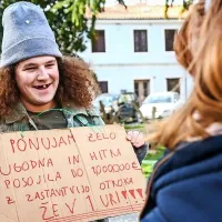 V domu upokojencev so pustovali tudi otroci in &scaron;tudentje