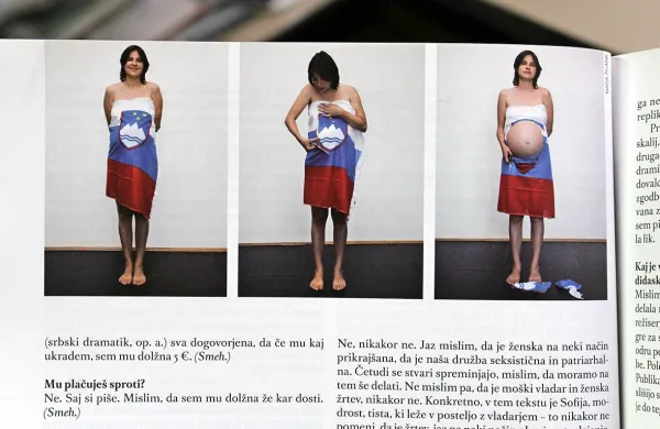 Simona Semenič na devet let starih  fotografijah Nade Žgank -    tako so bile pred tremi leti objavljene  
v gledališkem listu ljubljanske Drame. 