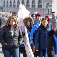 Učitelji na shodu v Ljubljani za vi&scaron;je plače