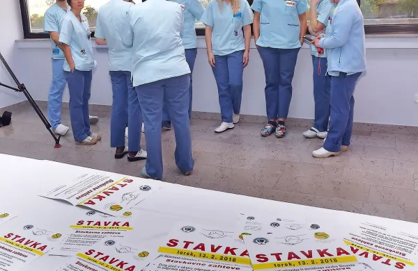 Medicinske sestre in tehniki v izolski bolnišnici so se pridružili 
stavkajočim v drugih javnih zavodih s področja zdravstva.   