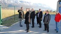 

Približno 100.000 evrov bo država namenila za gradnjo pristajališča za helikopterje na ajdovskem letališču, dokončano pa naj 
bi bilo še letos