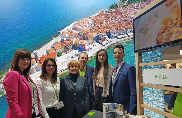 Ekipa, ki je slovensko Istro predstavila na Mednarodni turistični 
borzi v Milanu.