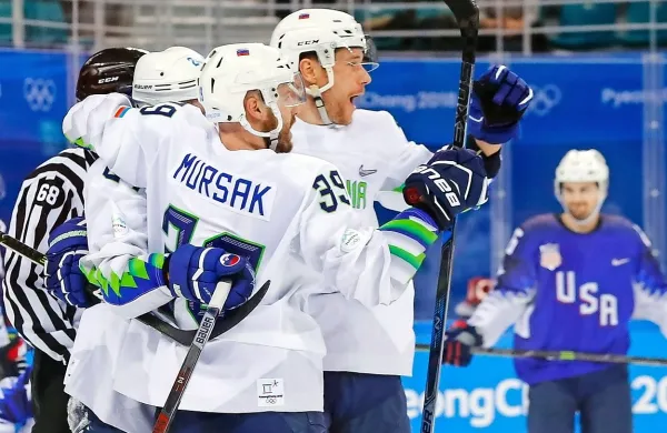 Slovenska hokejska reprezentanca je na OI v Pjongčangu do zdaj 
prišla do dveh zmag. 