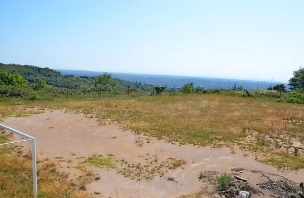 Nove športne površine so predvidene na območju sedanjega 
pomožnega nogometnega igrišča na Maliji.