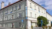 Prenovljeni hotel Sport, ki bo dobil novo ime, bo vrata odprl 
aprila. 