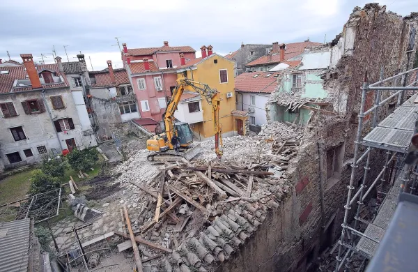 Renesančno stavbo so morali poru&scaron;iti