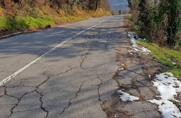 Sanirali bodo po&scaron;kodbe na cestah v zaledju