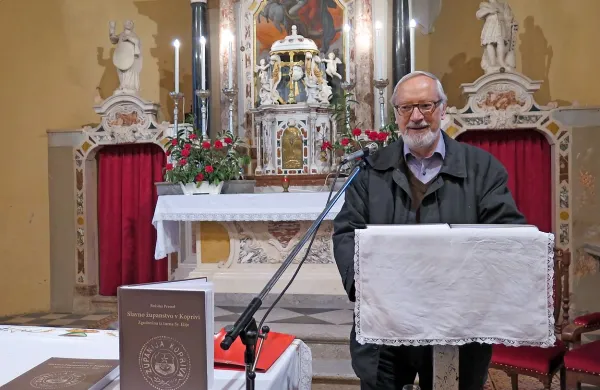 Božidar Premrl je na Prešernov dan v cerkvi sv. Elije v Koprivi 
predstavil svojo novo knjigo.