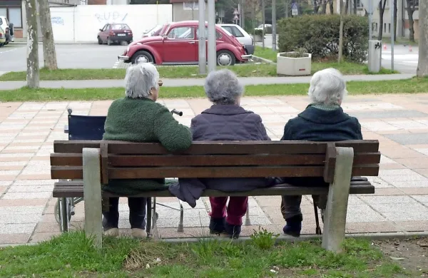 Pokojnine bodo od aprila vi&scaron;je &scaron;e za 1,1 odstotka