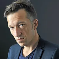 Lukas Bärfuss, avtor romana Koala, je znan tako slovenskim 
bralcem kakor obiskovalcem gledališč.  