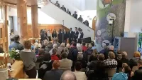 Pevska revija ima že tradicionalno zadnji postaji na zahodnem robu Slovenije; tudi letos se bo zaključila  z revijama v Zavarhu v 
Benečiji in Trenti (na fotografiji utrinek z lanske revije).