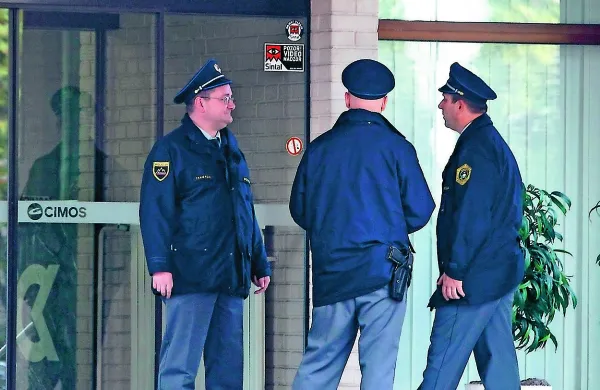 Kriminalisti in policisti so pred dobrimi štirimi leti opravili številne 
hišne preiskave in iskali dokaze o goljufiji.