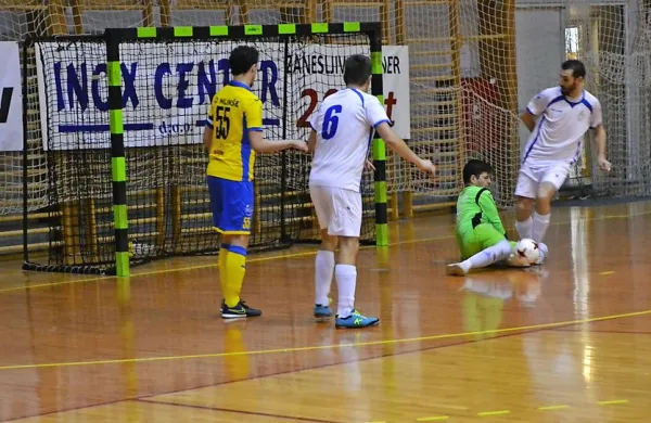 Gorica (v belem) je trikrat zatresla mrežo Mlinš.
