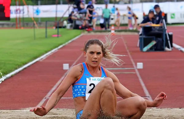 Snežana Vukmirović je svoj rekordni troskok (14,58) izvedla na 
novogoriškem stadionu.