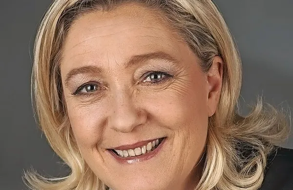 Vodja francoske skrajno desne Nacionalne fronte Marine Le Pen
