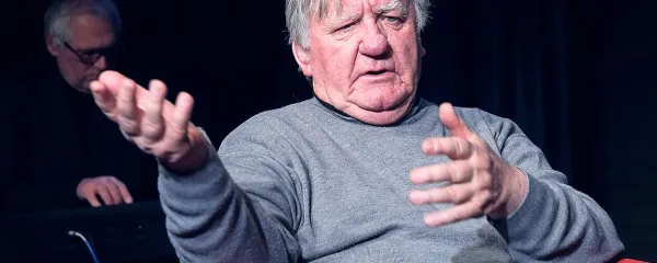 Tone Partljič tudi bridke resnice pove na razumljiv in dostopen 
način.