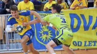 Marko Matijašević (z žogo) upa, da zadnji neuspehi ne bodo 
vplivali na vzdušje v ekipi v jutrišnji novi evropski tekmi.