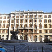 Palača na trgu Vittorio Veneto 
