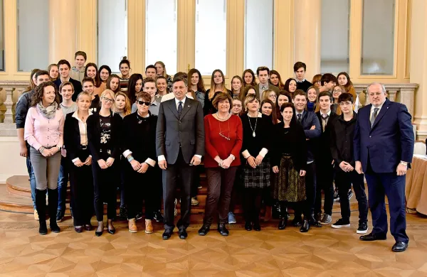 Dijaki obeh Goric v pogovoru s Pahorjem o meji, miru in sožitju dveh narodov