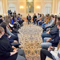 Dijaki obeh Goric v pogovoru s Pahorjem o meji, miru in sožitju dveh narodov