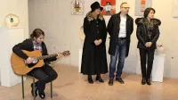  Razstava del Darinke Lapajne in Danila Jereba (prva in drugi z 
leve) bo  na ogled vsako popoldne do 17. marca.