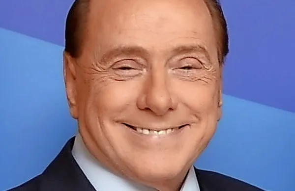 Nekdanji italijanski premier Silvio Berlusconi je napovedal, da bo 
vodjo desničarske Lige Mattea Salvinija podprl v prizadevanjih za 
oblikovanje vlade.