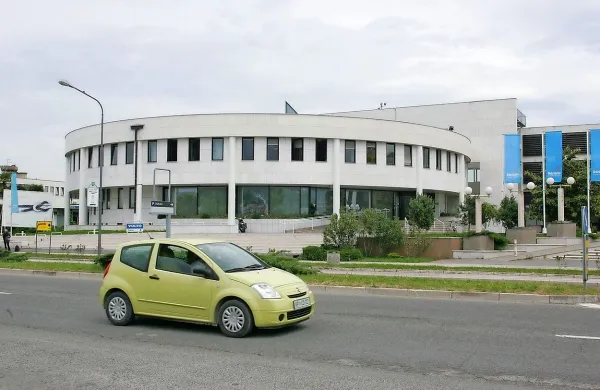 KD Group i&scaron;če kupca za Adriatic Slovenico