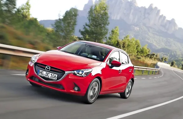 Ne preveč in ne premalo opremljena mazda za racionalne kupce z 
okusom.