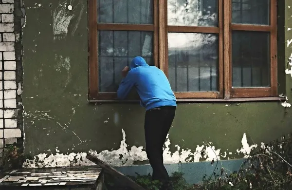 Na Ajdovskem so konec tedna obravnavali dva vloma in en poskus 
vloma. Fotografija je simbolična.
