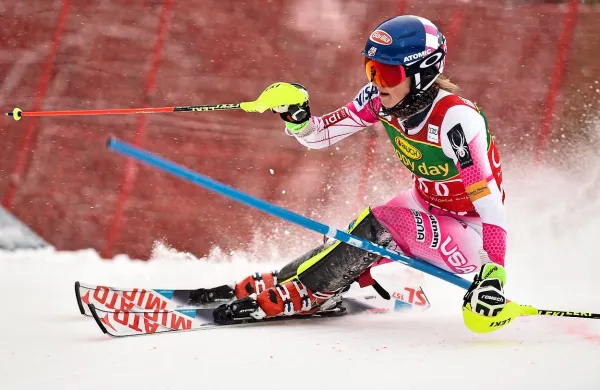Američanka Mikaela Shiffrin je največja zaslužkarica v sezoni 
2017/18 svetovnega pokala v alpskem smučanju. Zaslužila je 
702.774 švicarskih frankov v bruto znesku.