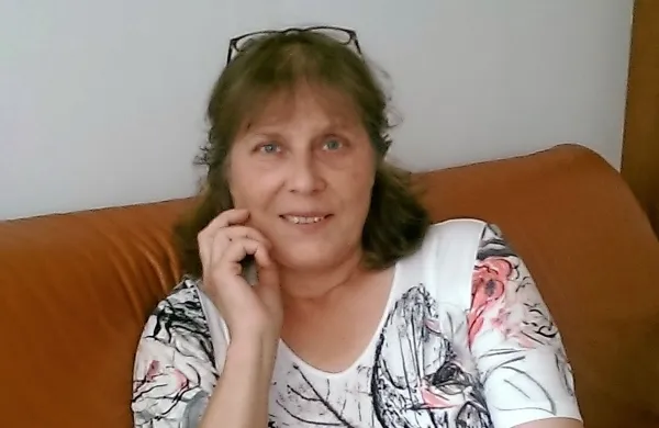Za vključevanje in opolnomočenje oseb z demenco in njihovih 
svojcev sta v izolskem zdravstvenem domu usposobljeni zdravnica 
Marisa Višnjevec Tuljak (na fotografiji) in diplomirana medicinska 
sestra Beti Kovačič.
