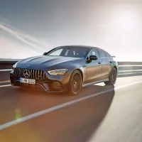 Mercedes za hitre druščine lahko pospeši do 314 km/h.