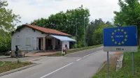 Policisti so 34-letnika prijeli lani jeseni po vlomu v trgovino na 
nekdanjem mejnem prehodu Gorjansko. 