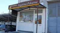 Stečajni upravitelj išče najemnika, ki bi nadaljevala proizvodnjo v 
postojnski in mariborski enoti ter obdržala čim več zaposlenih. 