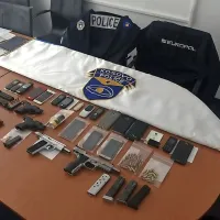 Pri osmerici aretiranih na Kosovu so v sredo našli pravi arzenal 
orožja in  več telefonov.