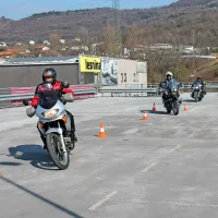 Motoristi se ogrevajo
