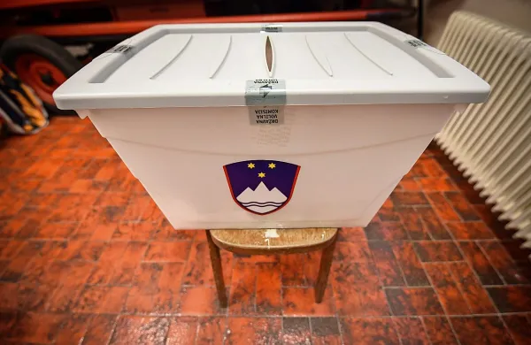 V novi stranki z imenom Za zdravo družbo trdijo, da so neideološka stranka, ki bo na volitve vnesla nujni preporod slovenske 
politike.