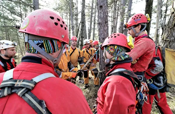 Na vaji v sežanskem kamnolomu se je v soboto urilo 36 jamarskih 
reševalcev.