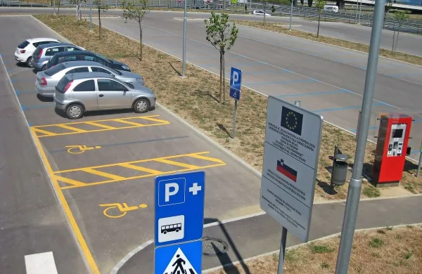 V koprski občini so si kot nadgradnjo sistema 'parkiraj in se pelji' 
zamislili, da bi Marjetica Koper skrbela za prevoze z nekaterih 
obmestnih parkirišč v mesto.  