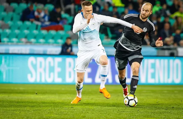 Josip Iličić (levo) je bil ena redkih svetlih točk slovenske izbrane 
vrste na dvoboju z Belorusijo. 