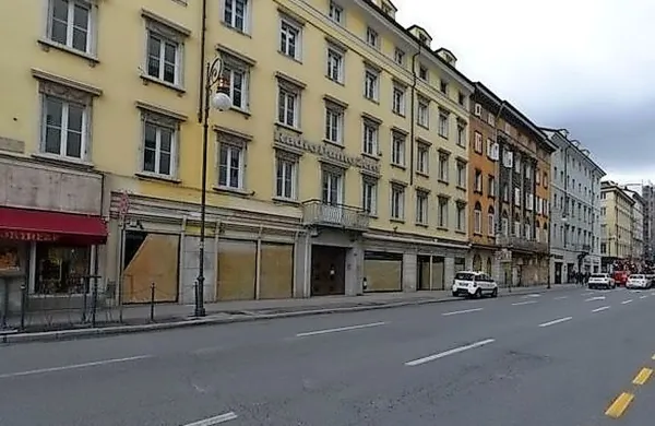 

S Korza Italija odhaja cenovno dostopna francoska trgovska veriga 
Promod.