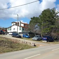 Velikonočni parkirni kaos v Podgorju