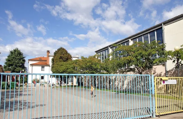 Osnovno šolo in telovadnico v Mirnu naj bi urejali postopoma.  
