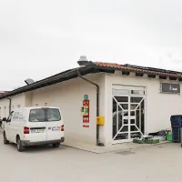 Požar uničil gostinski lokal v Biljah, &scaron;kode za 200.000 evrov