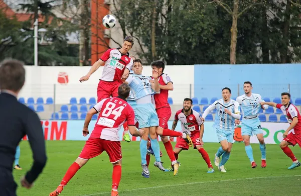 Nogometaši Gorice so slabo opravili prvi del polfinalne naloge v slovenskem pokalnem tekmovanju.
