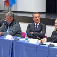Župan Popovič pred krajani zagovarjal obnovo &scaron;ole